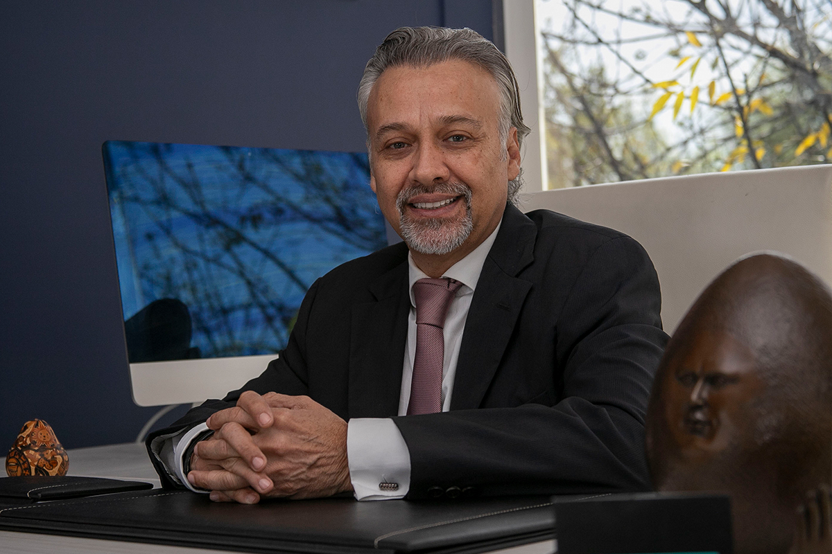 Dr. Juan Carlos Olmedo, Cirujano Plástico en Guadalajara